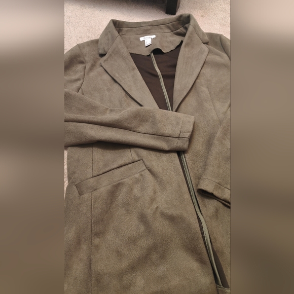 Forest Green velvet blazer - Picture 2 of 3